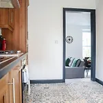 2 Bedroom Opposite Business Centre * Harrogate
