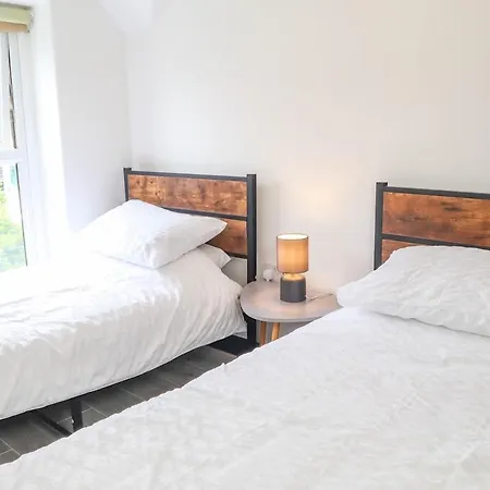 Opposite Business Centre Apartment