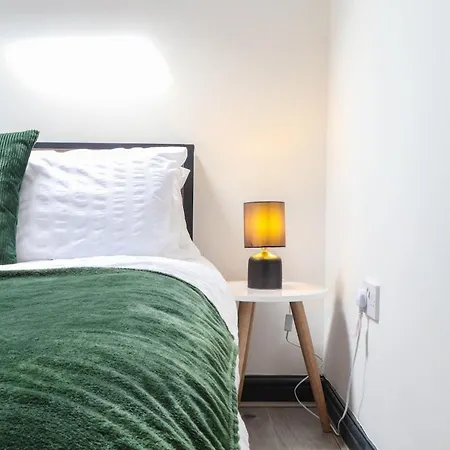 2 Bedroom Opposite Business Centre Apartment