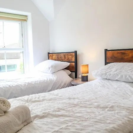 Apartment Opposite Business Centre