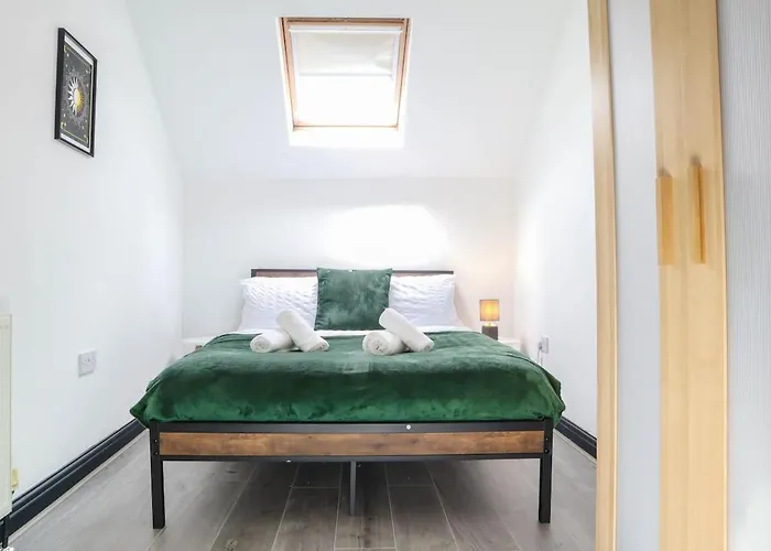 2 Bedroom Opposite Business Centre *