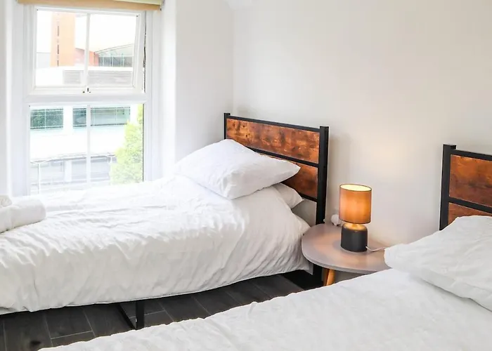 2 Bedroom Opposite Business Centre Apartment