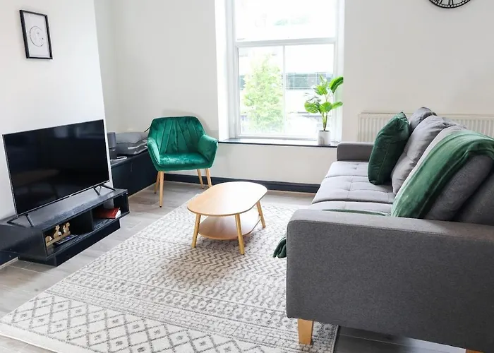 2 Bedroom Opposite Business Centre * Harrogate