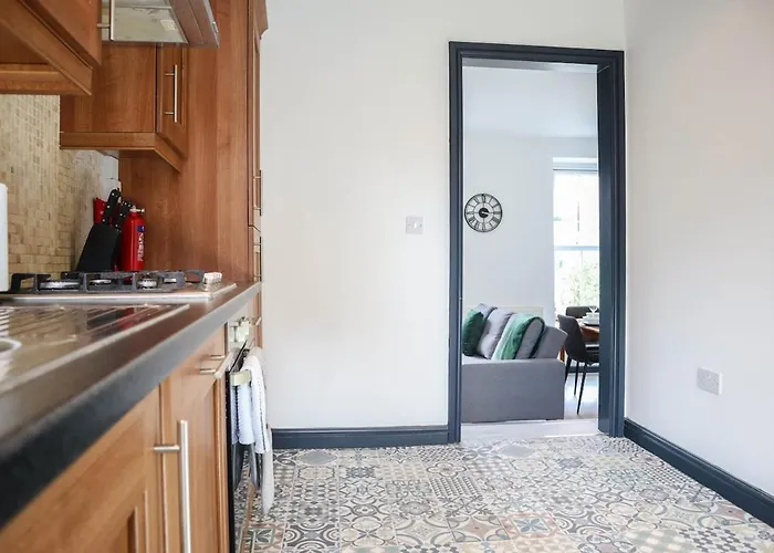 2 Bedroom Opposite Business Centre * Harrogate